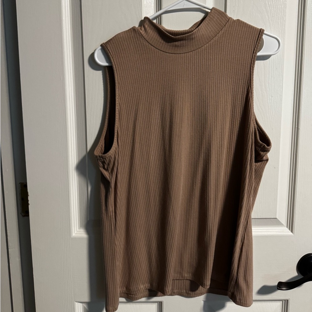 XL Cyrus Ribbed Mock Neck Tank Top